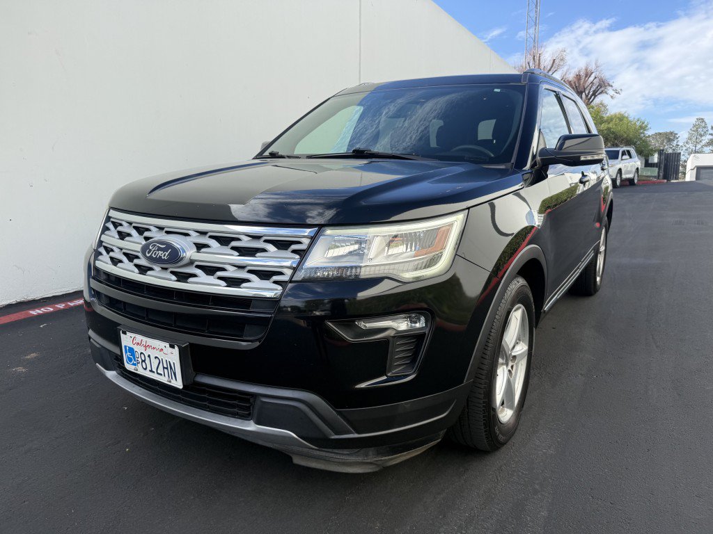 Used 2018 Ford Explorer XLT w/ Equipment Group 201A FWD image 1