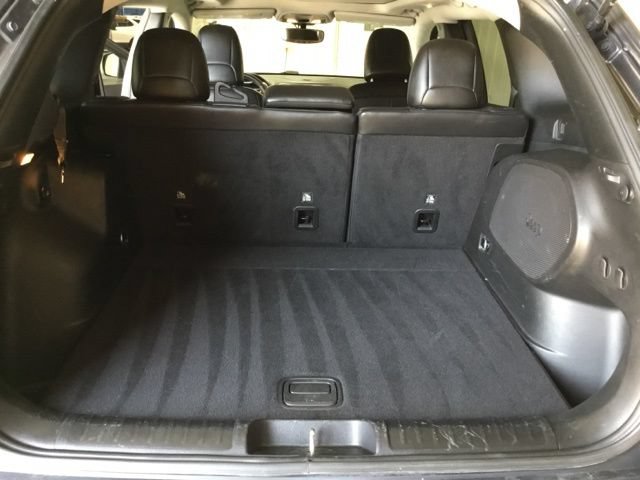 Used 2019 Jeep Cherokee Limited image 44