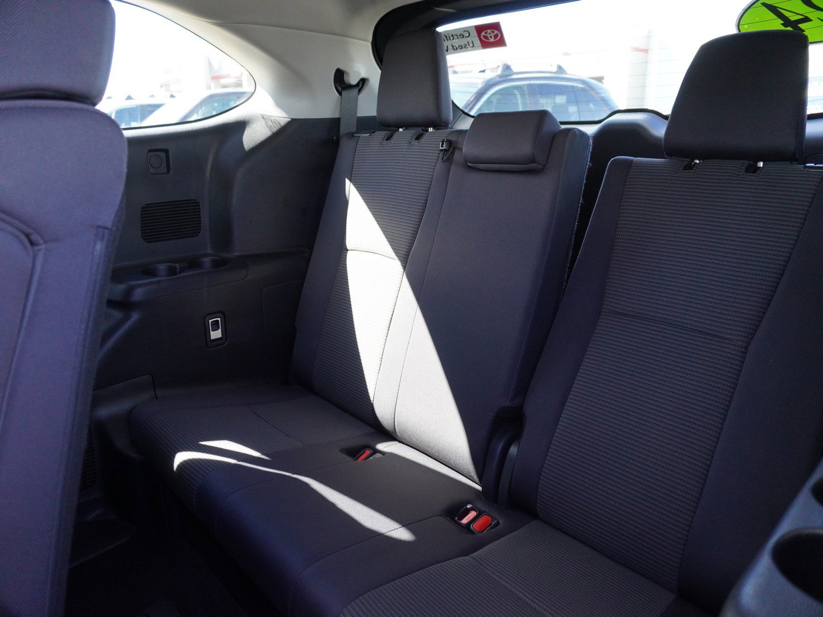 Used 2024 Toyota Highlander LE image 14