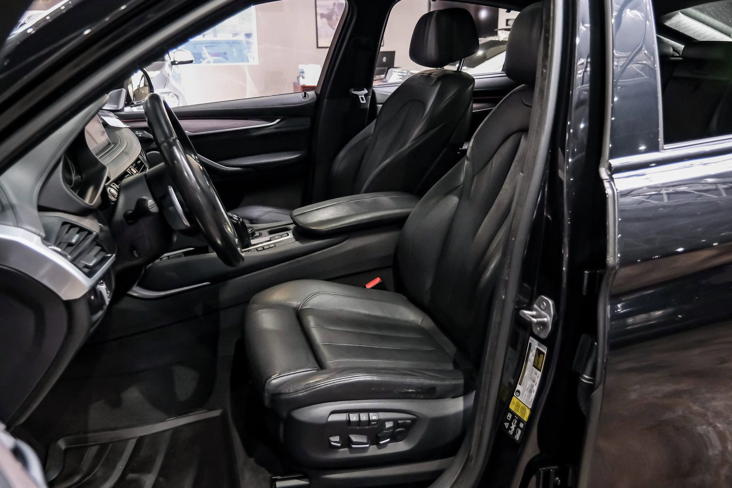 Used 2016 BMW X6 xDrive50i AWD/4WD image 33