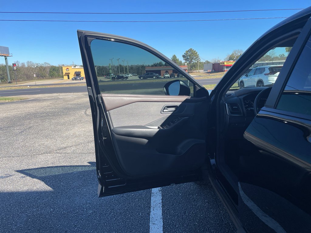 Certified 2023 Nissan Rogue S image 8