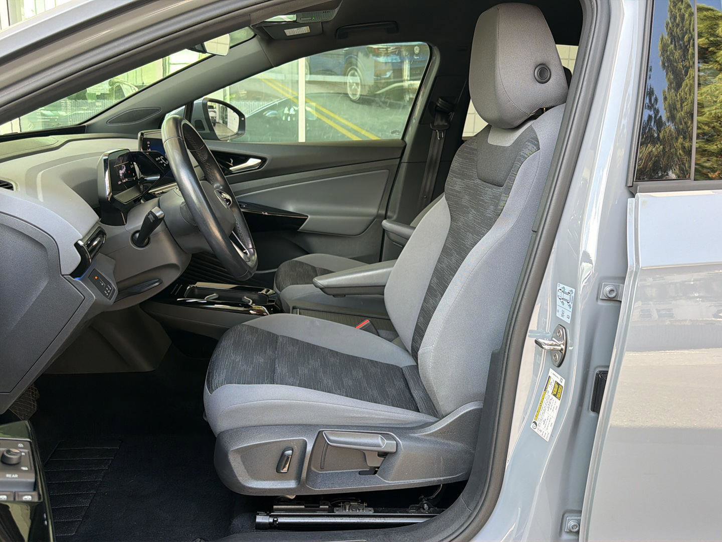 Certified 2022 Volkswagen ID.4 Pro AWD/4WD image 14
