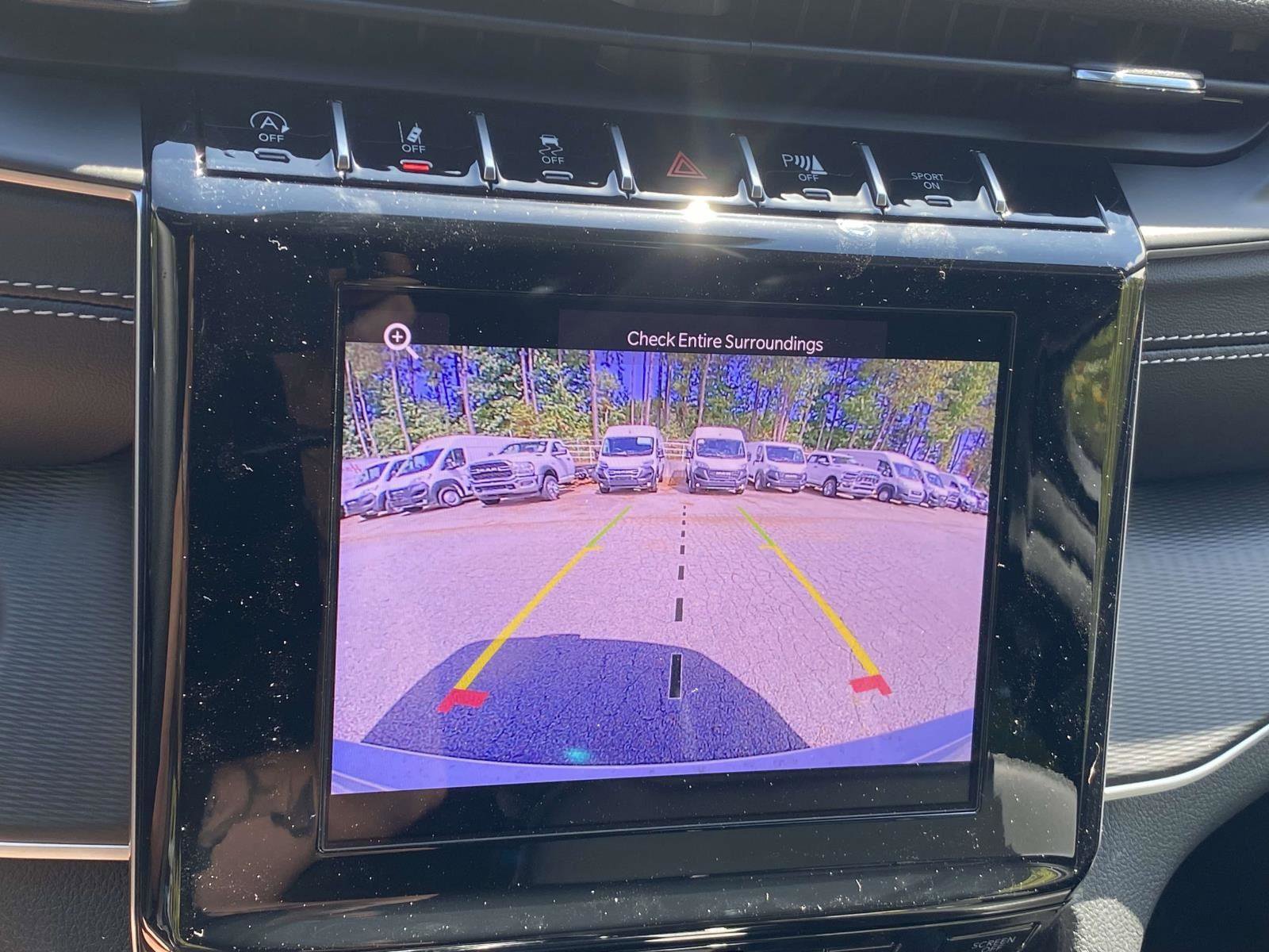 New 2025 Jeep Grand Cherokee Altitude image 6