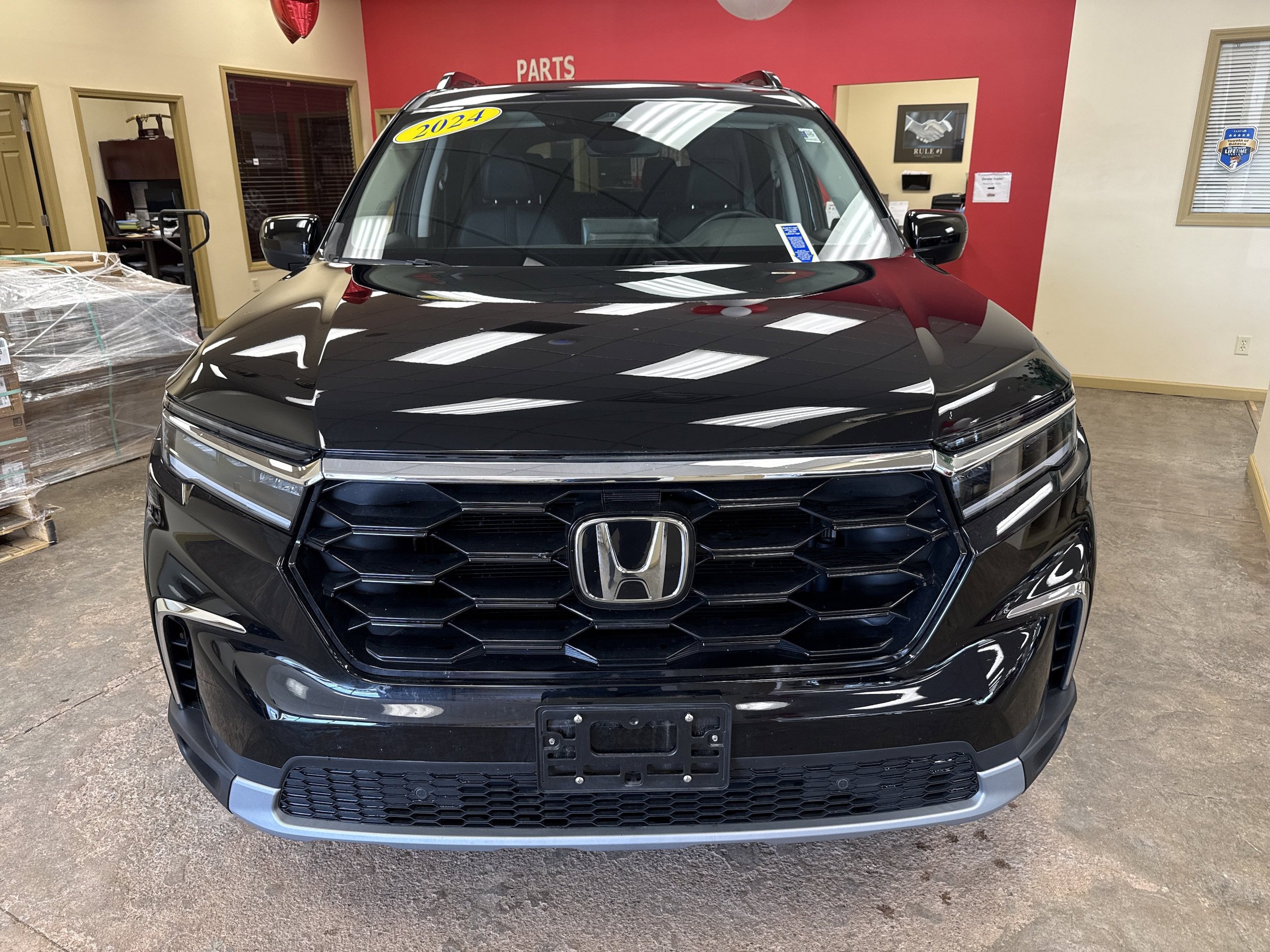 Used 2024 Honda Pilot Touring image 2