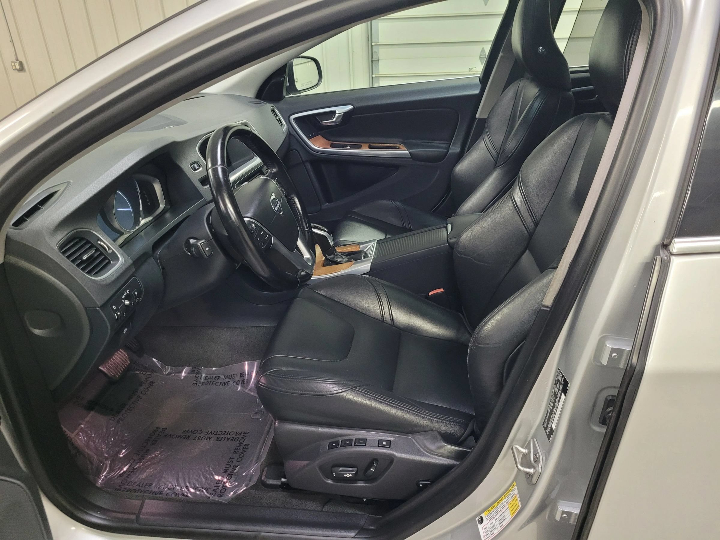Used 2016 Volvo S60 T5 Inscription Platinum AWD/4WD image 14