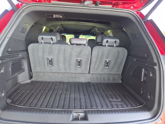 Used 2026 Chevrolet Traverse RS w/ LPO, Floor Liner Package AWD/4WD image 29