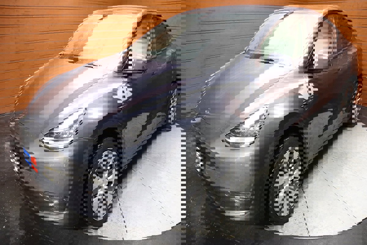 Used 2021 Tesla Model Y Long Range image 5