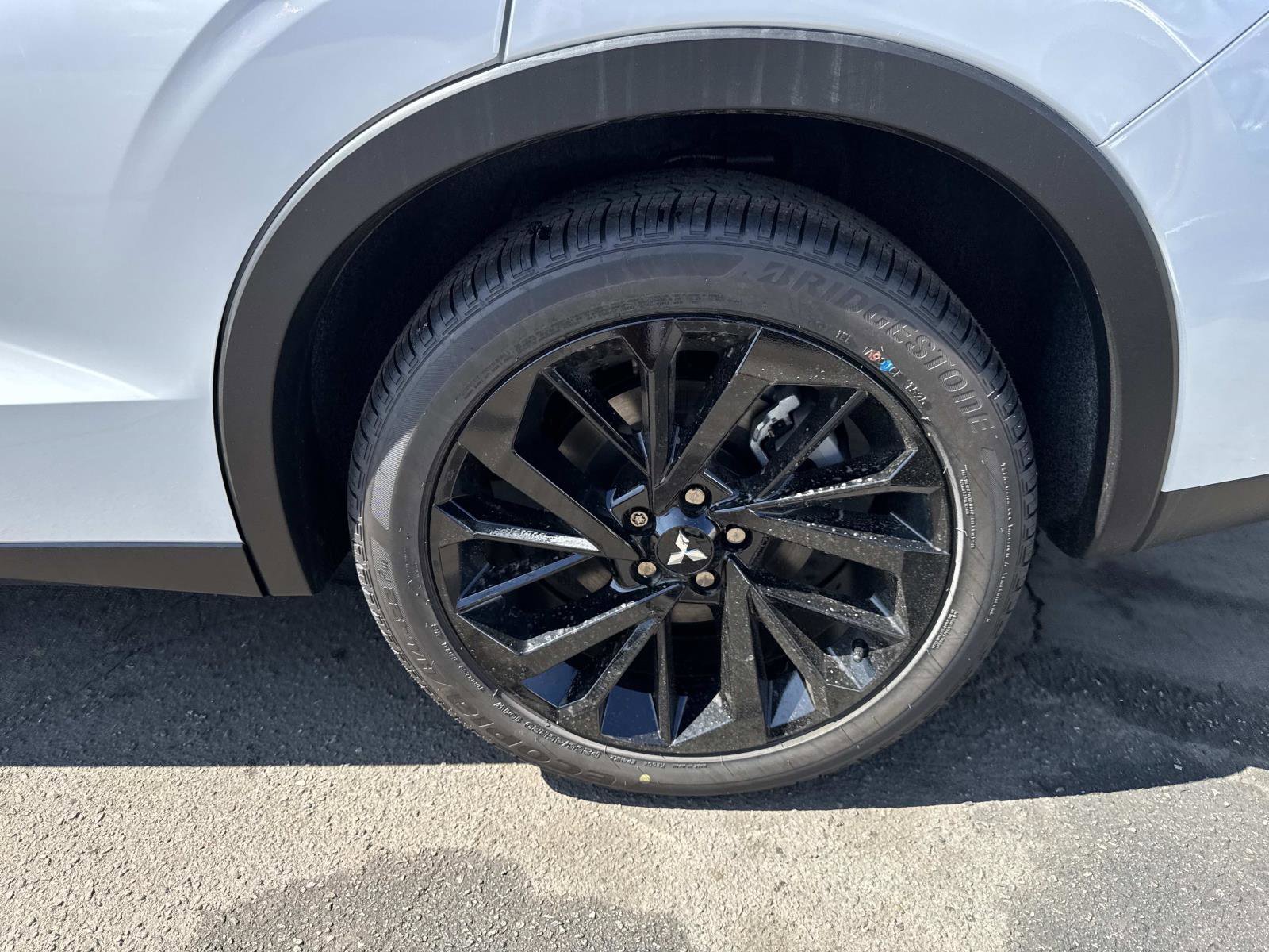 New 2025 Mitsubishi Outlander SEL image 8