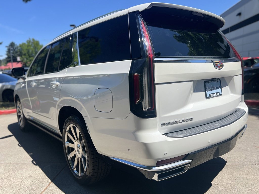 Used 2022 Cadillac Escalade Premium Luxury Platinum image 4