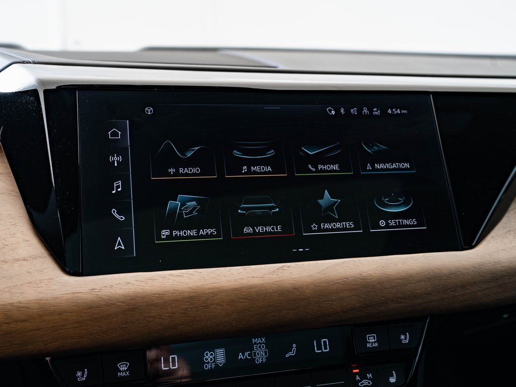 Used 2023 Audi e-tron GT Premium Plus image 31