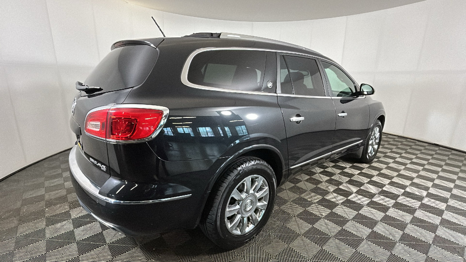 Used 2013 Buick Enclave Premium w/ Trailering Provision Package AWD/4WD image 3