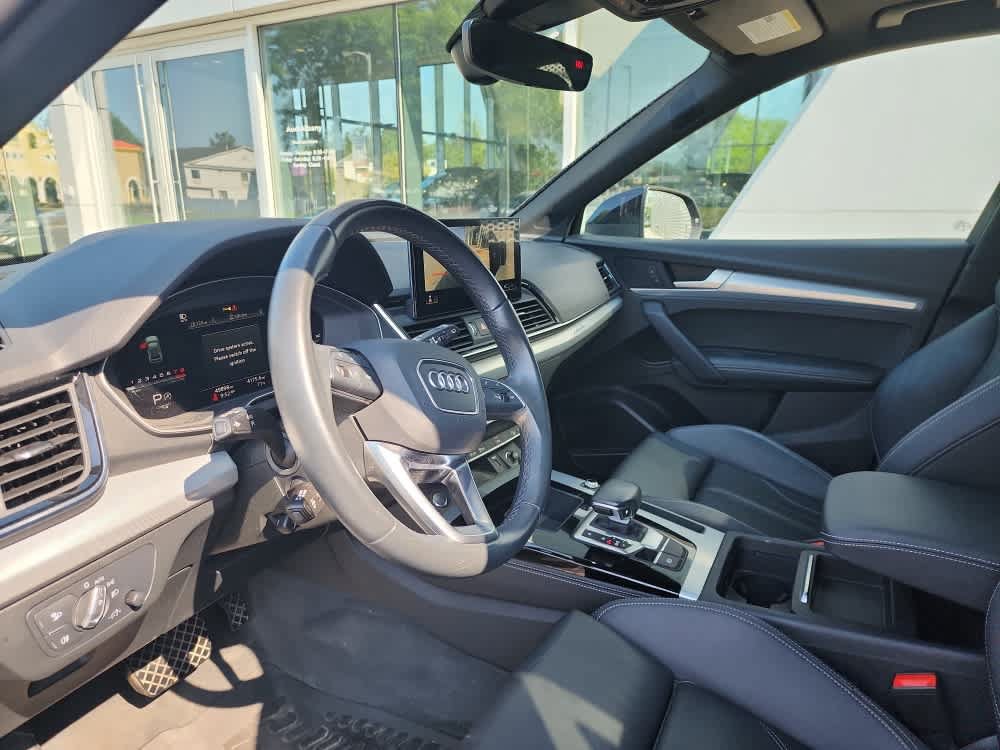 Used 2022 Audi Q5 2.0T Premium Plus w/ Premium Plus Package AWD/4WD image 12