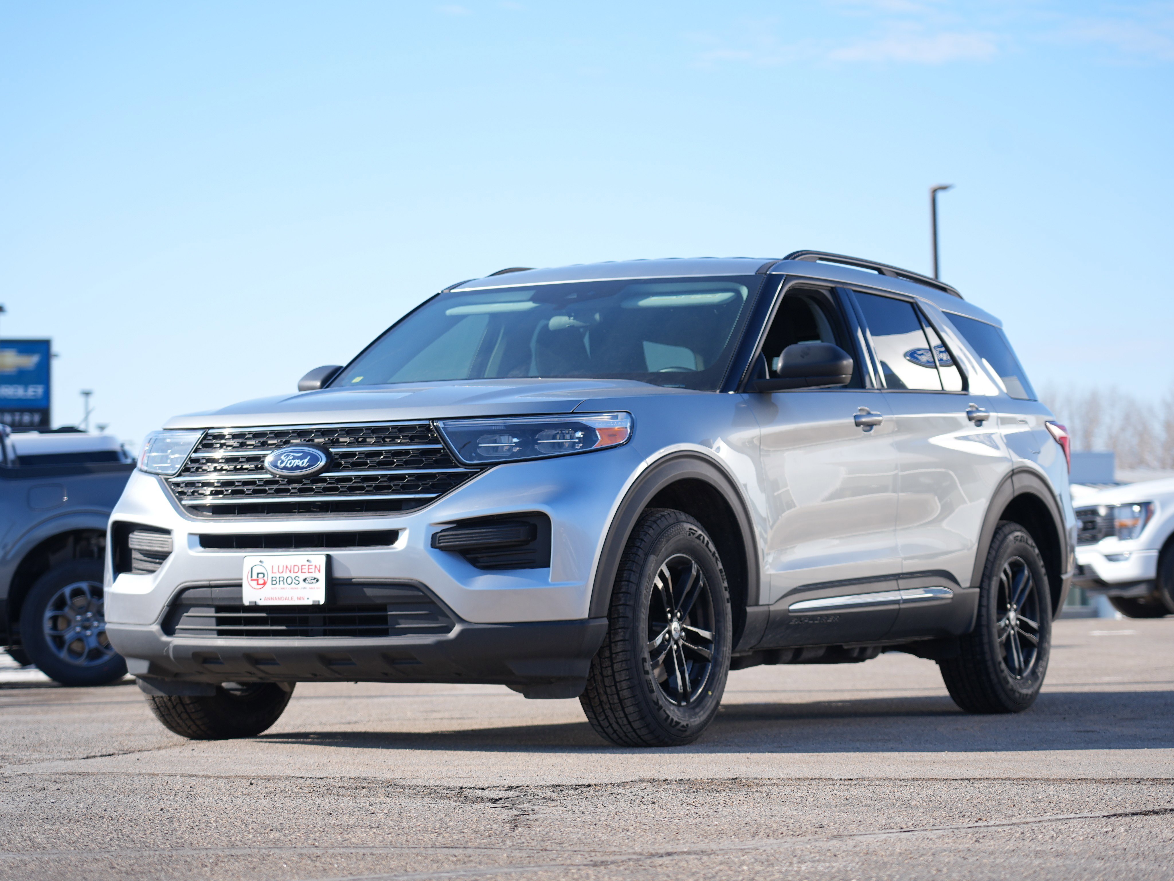 Used 2023 Ford Explorer XLT image 8
