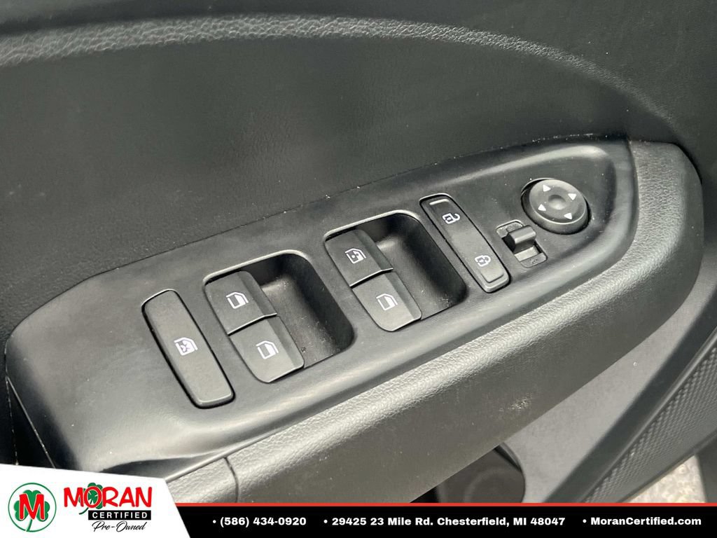Used 2023 Hyundai Venue SEL FWD image 16