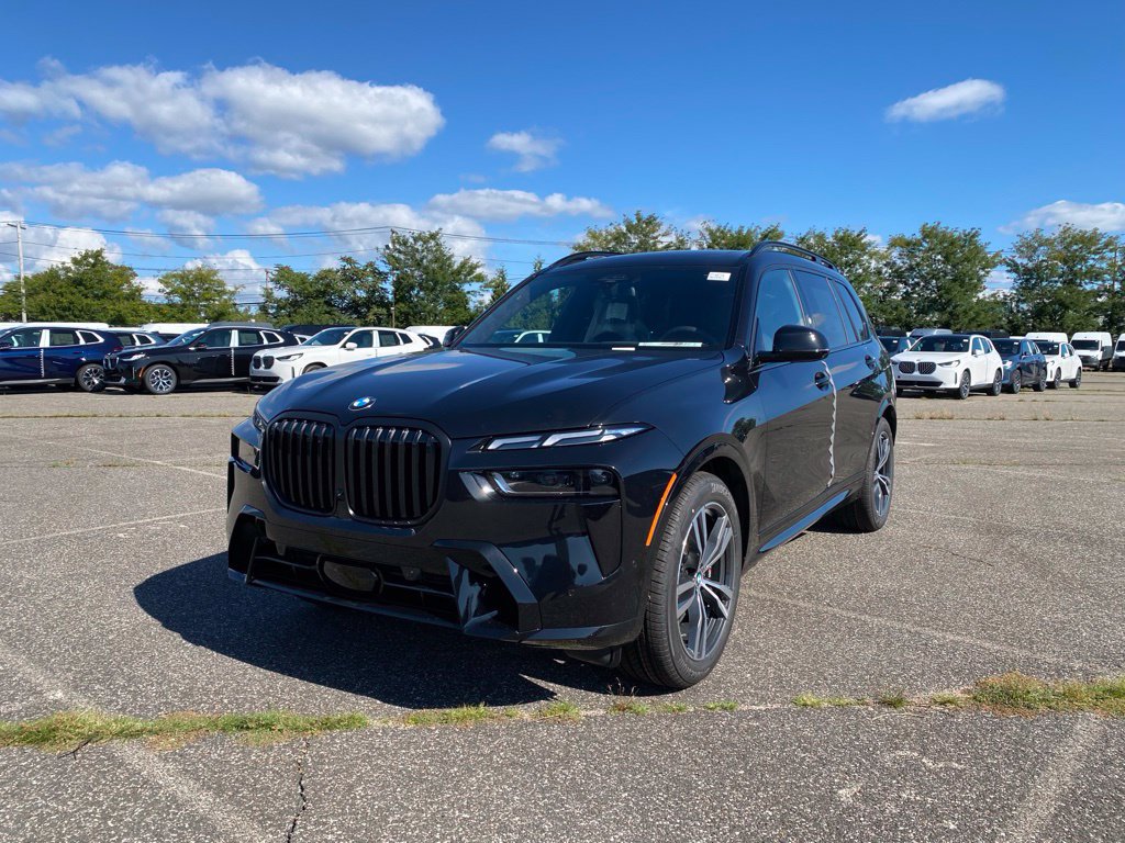 New 2027 BMW X7 xDrive40i w/ M Sport Package