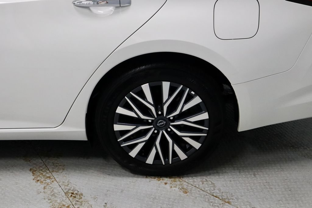 Certified 2025 Nissan Altima 2.5 SV FWD image 17
