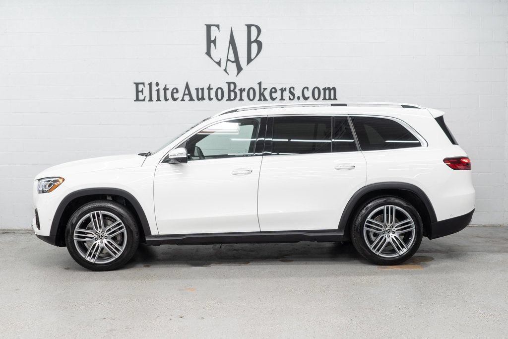 Used 2025 Mercedes-Benz GLS 450 4MATIC image 2