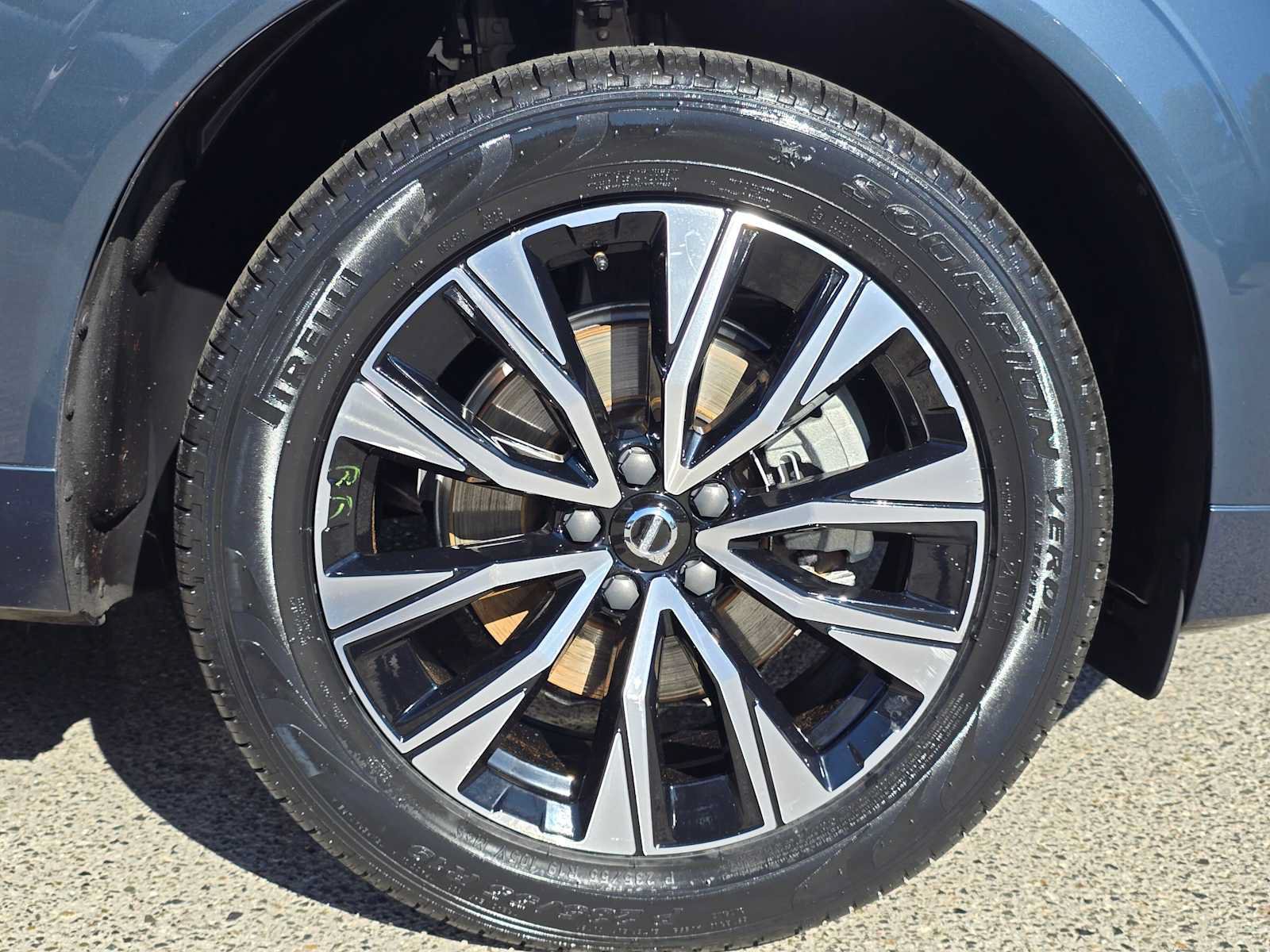 Certified 2024 Volvo XC60 B5 Core w/ Climate Package AWD/4WD image 10