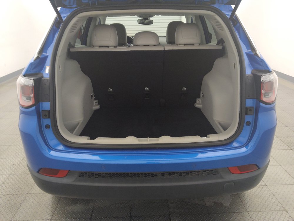 Used 2020 Jeep Compass Latitude w/ Popular Equipment Group FWD image 29
