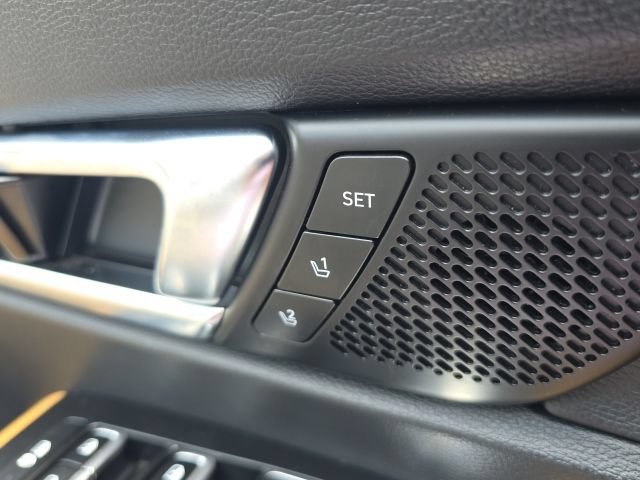 Used 2022 Kia Telluride SX w/ Towing Package FWD image 26