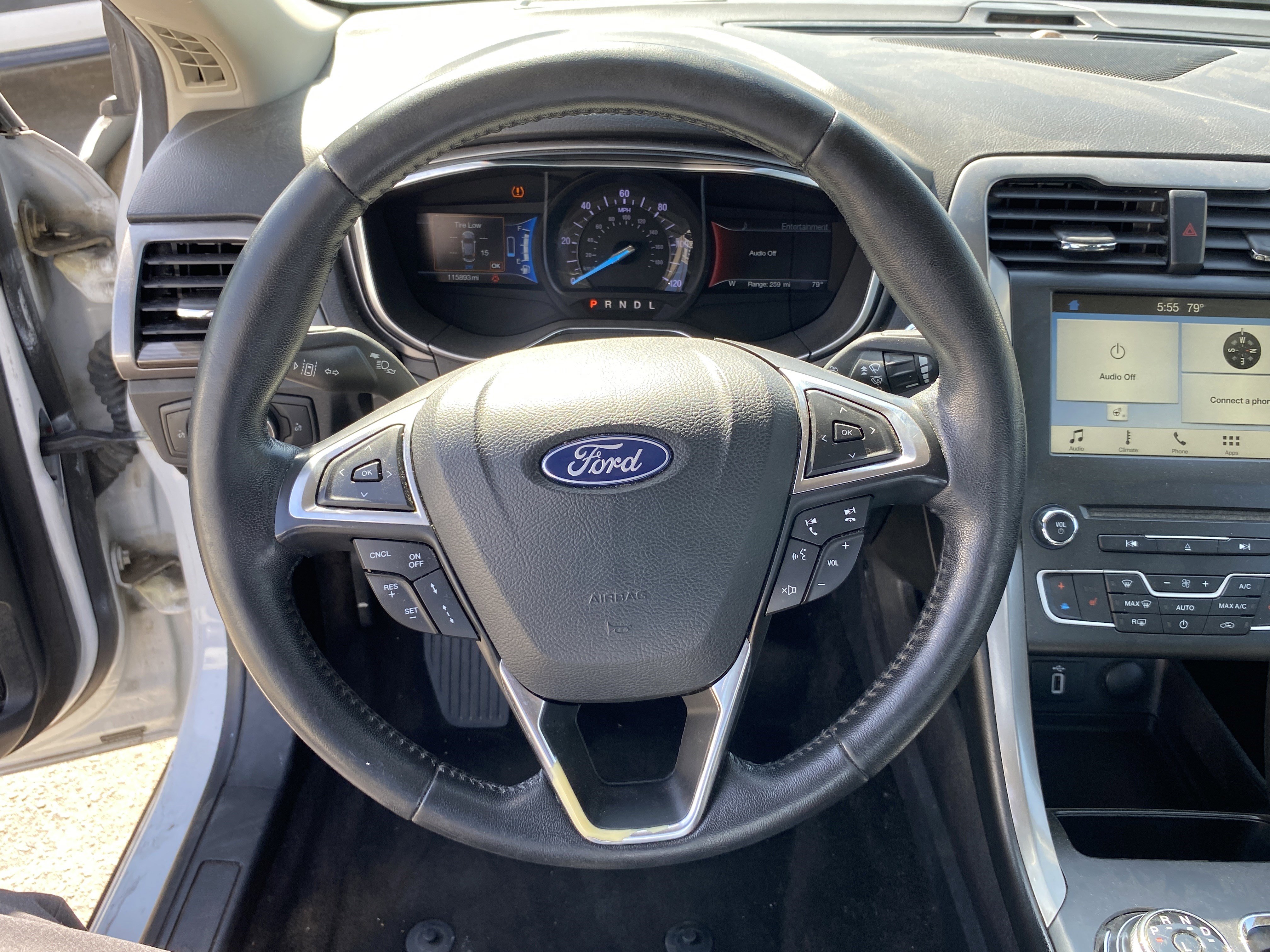 Used 2018 Ford Fusion SE w/ Equipment Group 602A FWD image 13