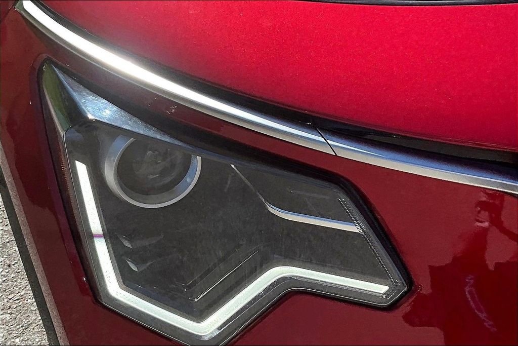 Certified 2024 Kia Niro EX Touring FWD image 30