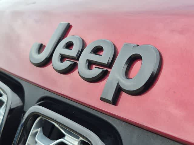 Certified 2022 Jeep Grand Cherokee Laredo X AWD/4WD image 12