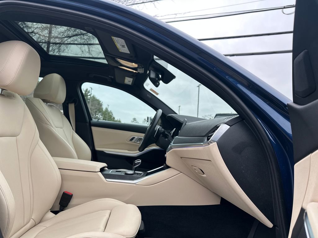 Used 2021 BMW 330i xDrive 330i xDrive w/ Premium Package image 15