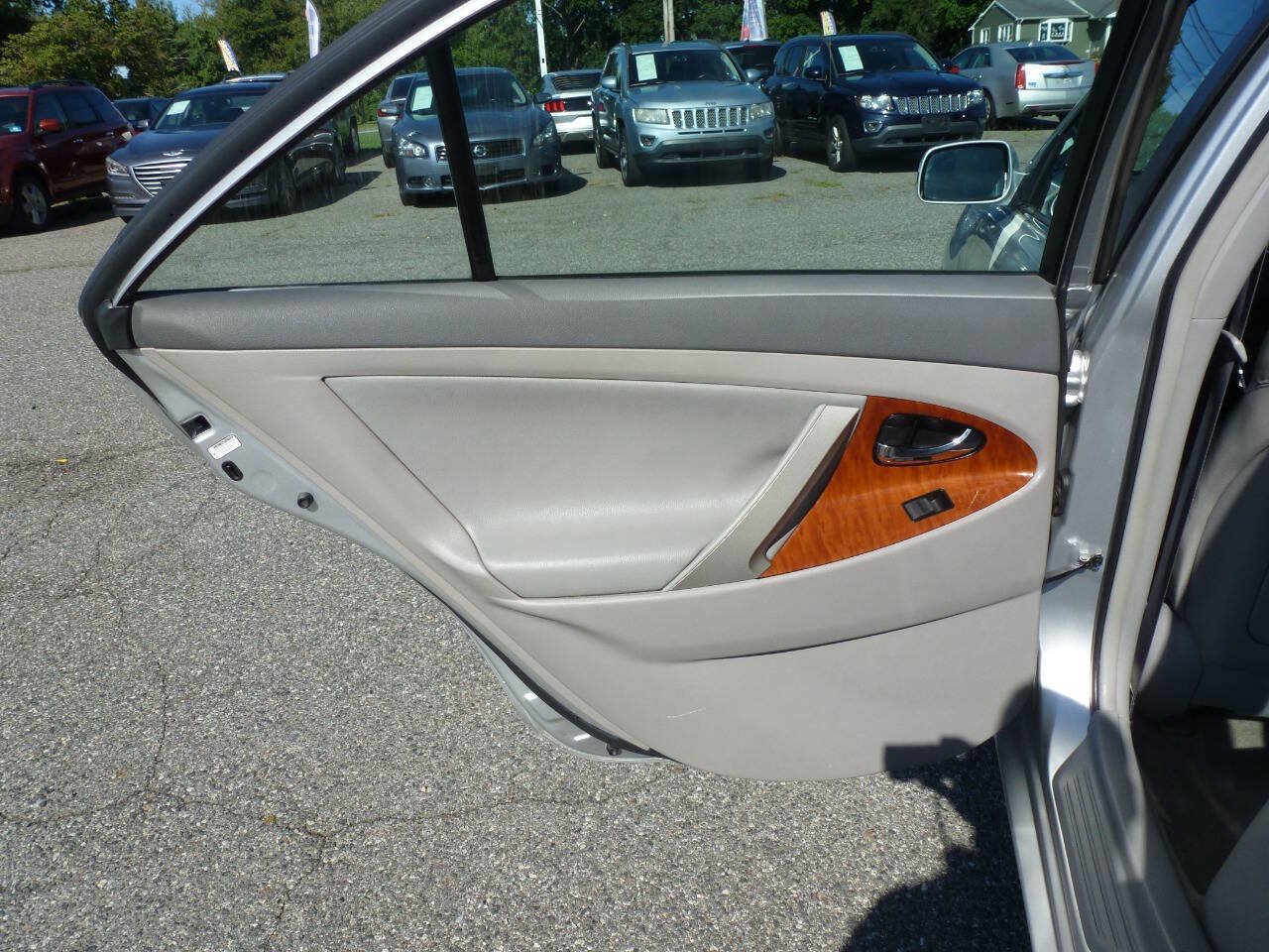 Used 2008 Toyota Camry XLE FWD image 32