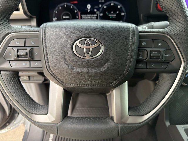 Certified 2025 Toyota Tacoma TRD Off-Road AWD/4WD image 24