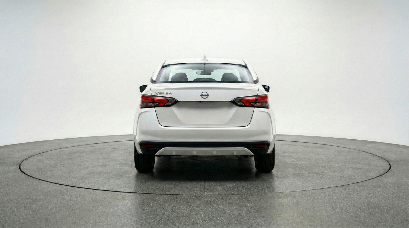 Used 2025 Nissan Versa SV image 7