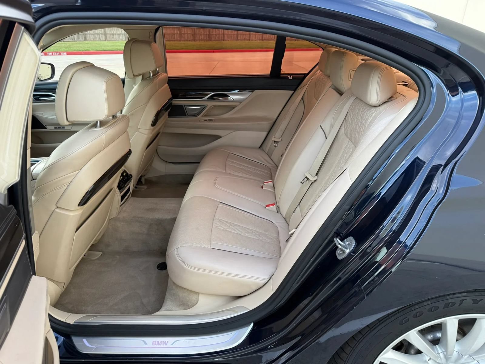 Used 2016 BMW 740i RWD image 16