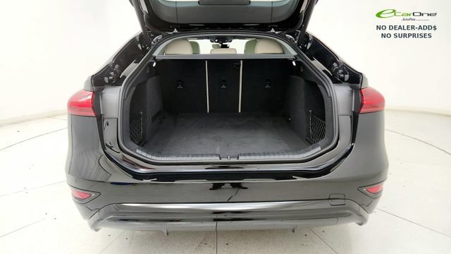 Used 2025 Audi A6 e-tron Premium Plus w/ Premium Plus RWD image 29
