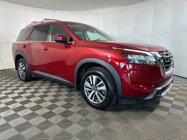 Used 2023 Nissan Pathfinder SL image 2