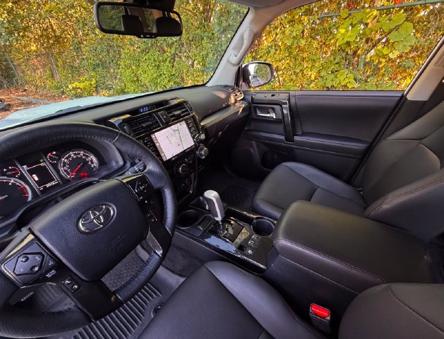 Used 2024 Toyota 4Runner TRD Off-Road Premium AWD/4WD image 24