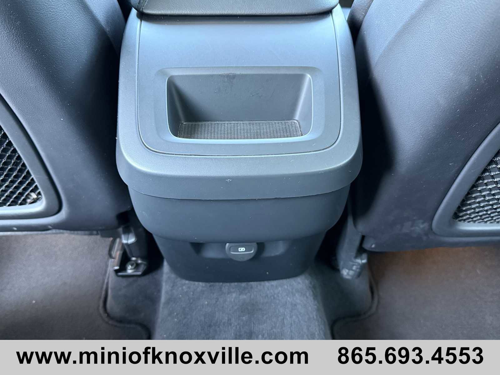 Used 2024 Volvo XC60 B5 Plus image 29