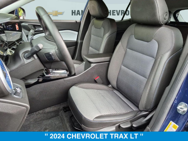 Used 2024 Chevrolet Trax LT w/ LT Convenience Package FWD image 13