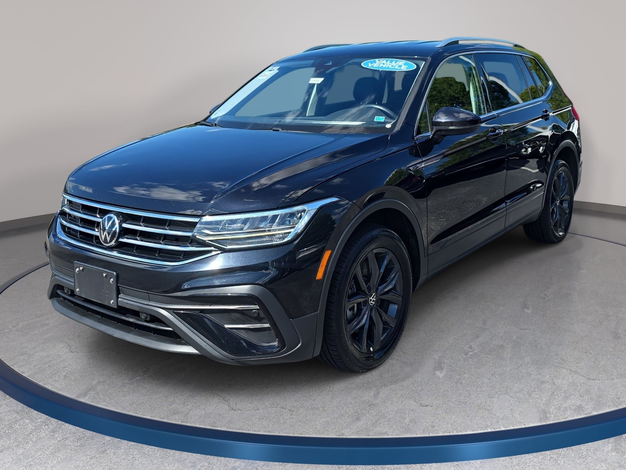 Used 2024 Volkswagen Tiguan SE