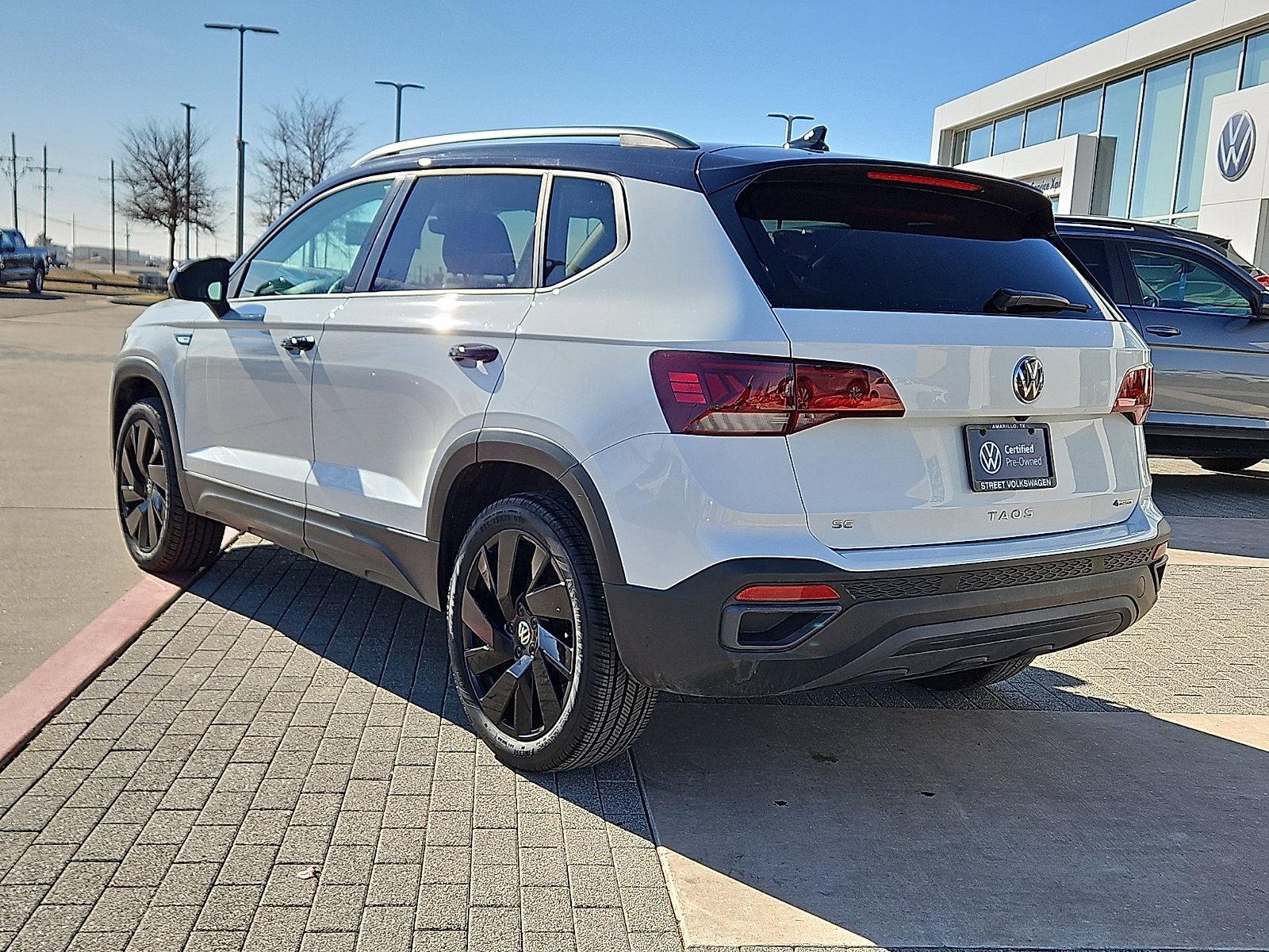 Certified 2024 Volkswagen Taos SE image 2