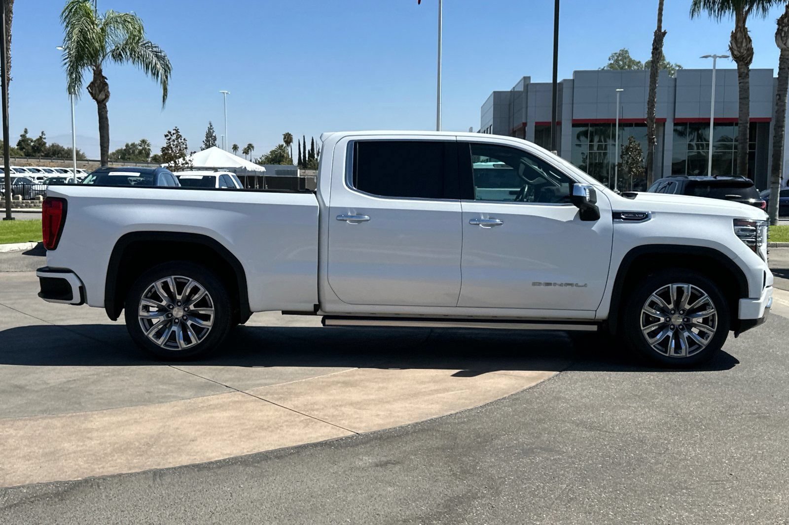 Certified 2023 GMC Sierra 1500 Denali w/ Denali Reserve Package AWD/4WD image 3