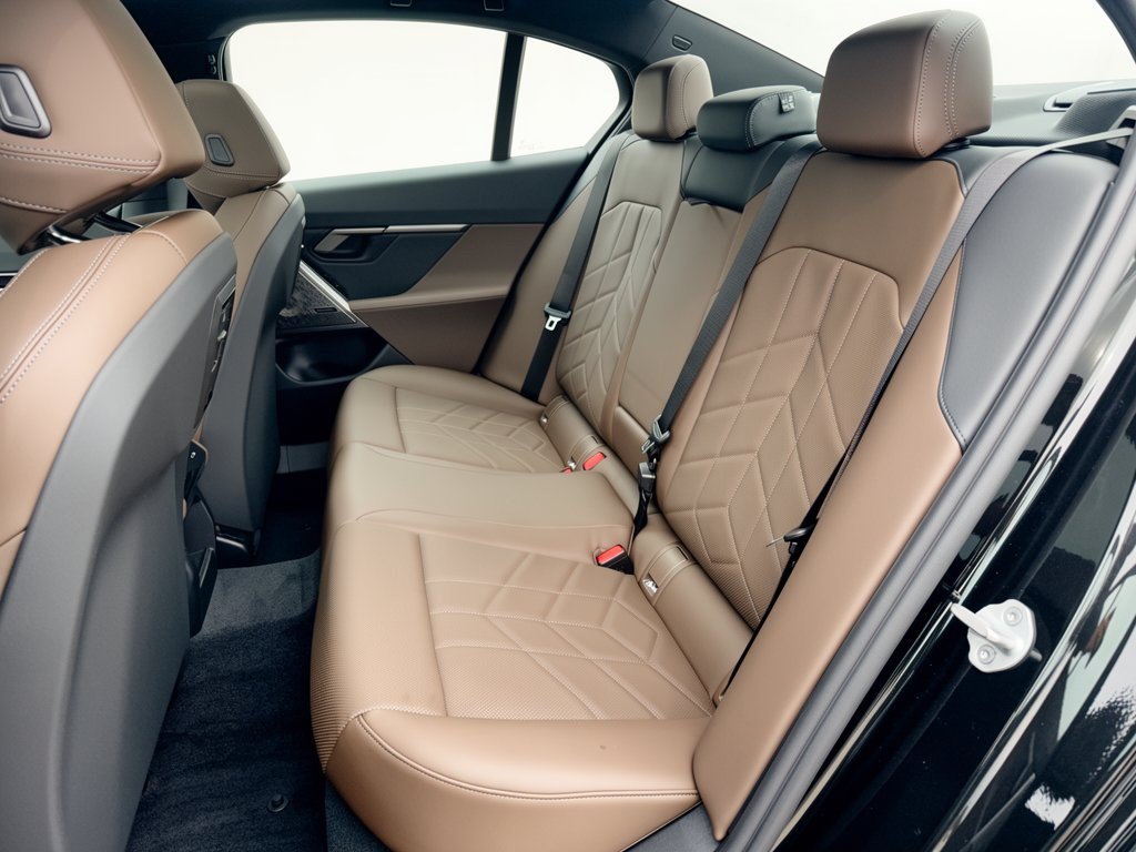 New 2027 BMW 530i RWD image 25