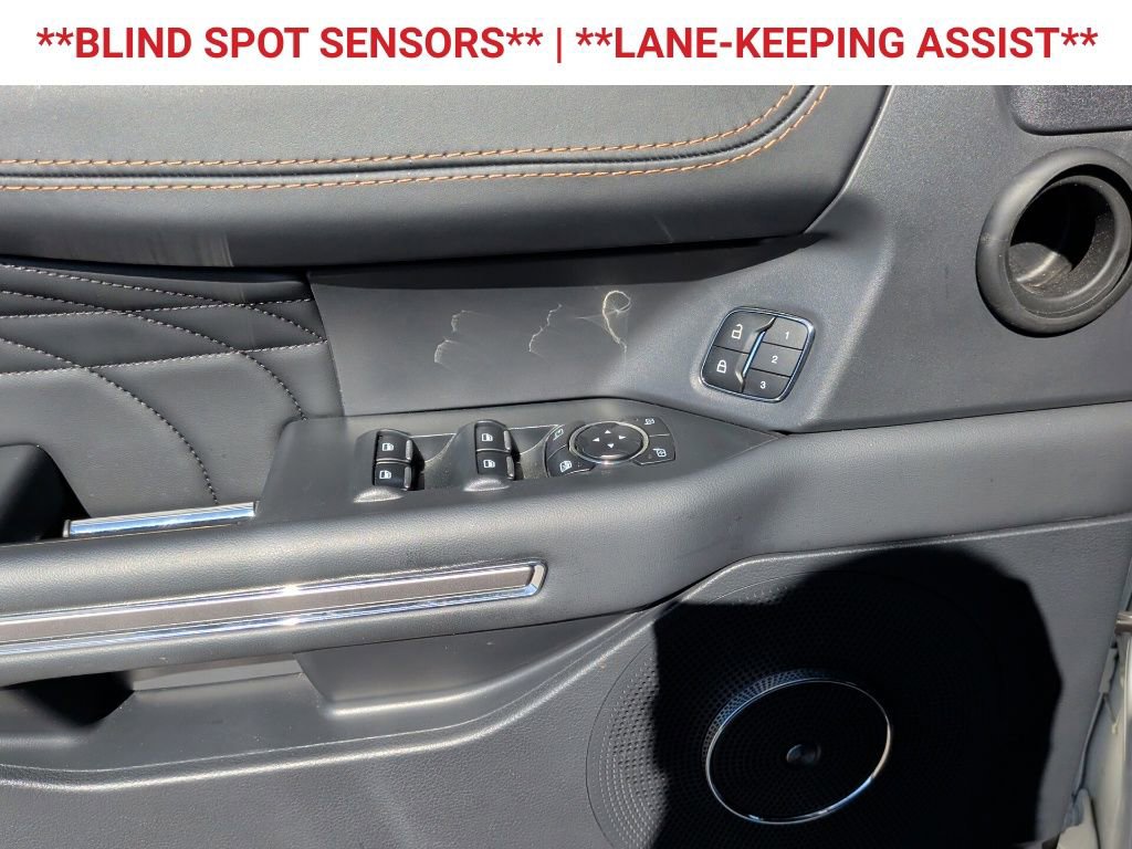 Used 2024 Ford Expedition Platinum image 12