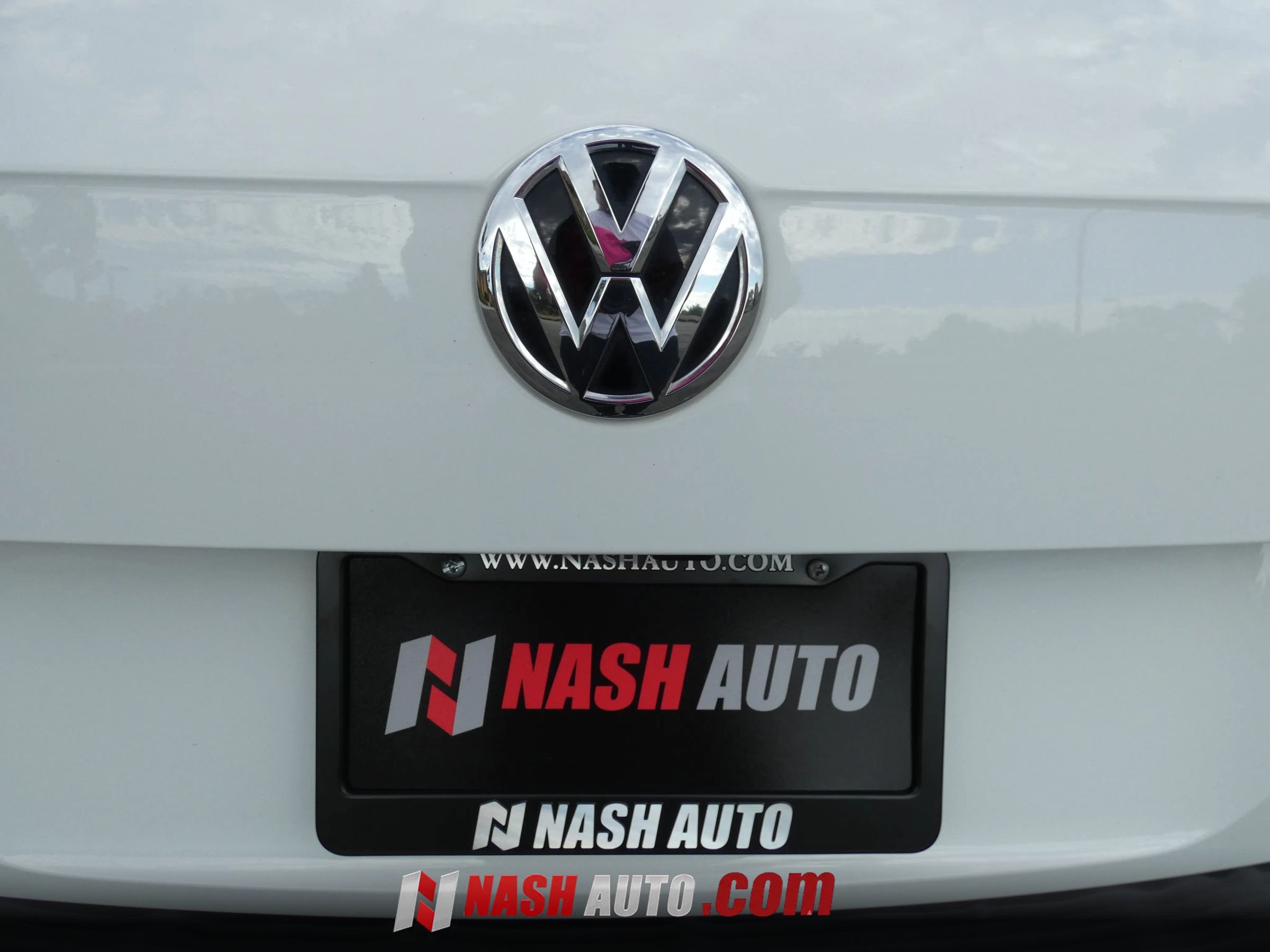 Used 2020 Volkswagen Tiguan SE w/ Panoramic Sunroof Package FWD image 19
