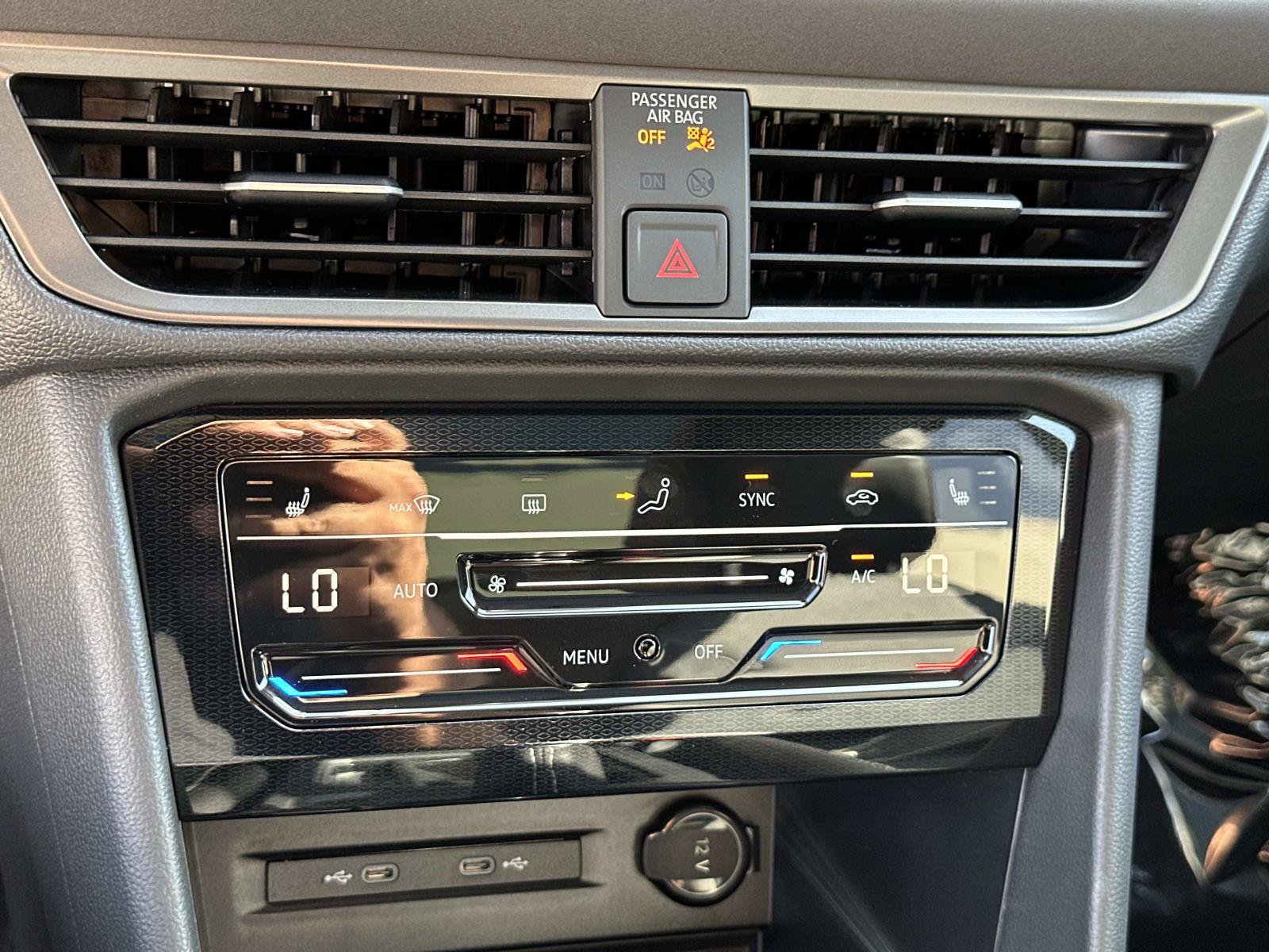 New 2027 Volkswagen Taos SE FWD image 16
