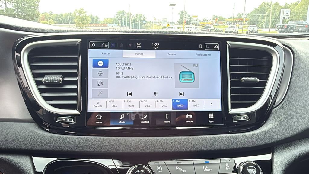 New 2026 Chrysler Voyager LX image 26