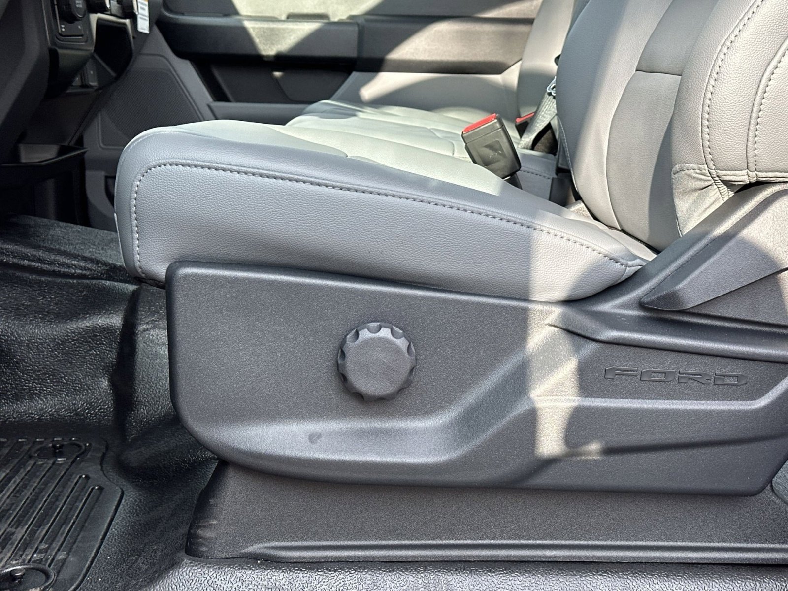 New 2026 Ford F250 XL w/ XL Chrome Package image 14