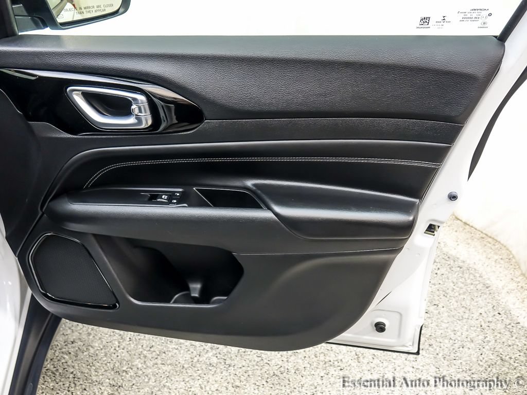 Used 2022 Jeep Compass Latitude FWD image 22