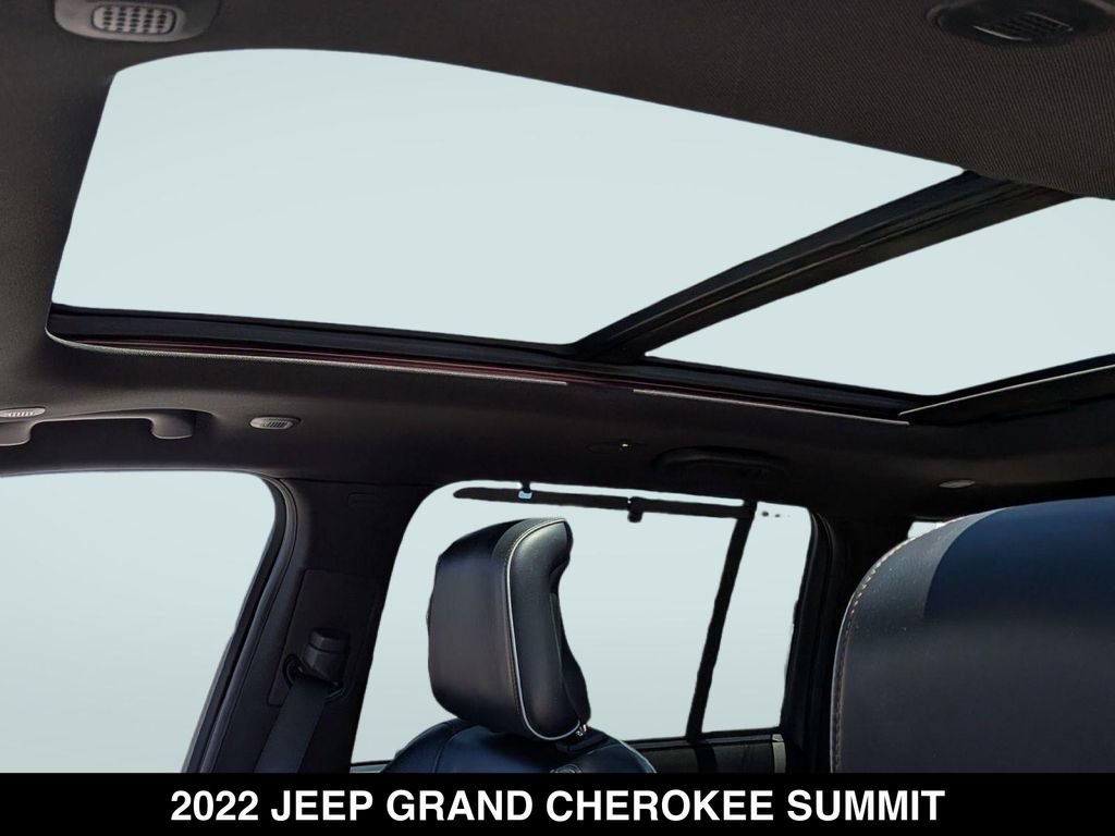 Certified 2022 Jeep Grand Cherokee Summit w/ Luxury Tech Group V RWD image 15