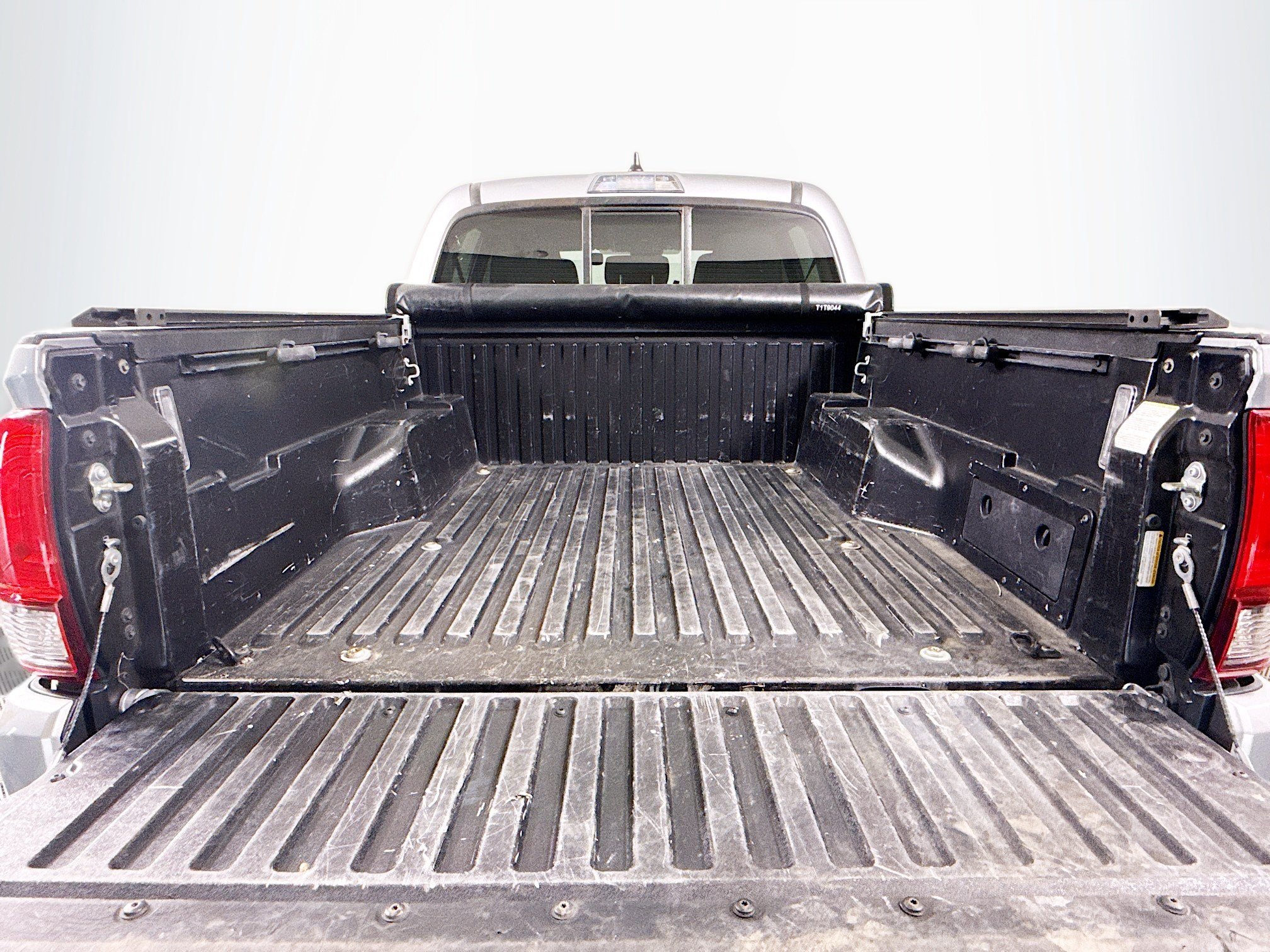 Used 2020 Toyota Tacoma SR w/ SR Convenience Package RWD image 34