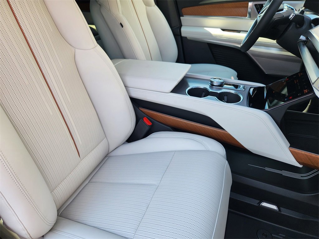 New 2026 Cadillac Vistiq Sport w/ LPO, Floor Liner Package image 9